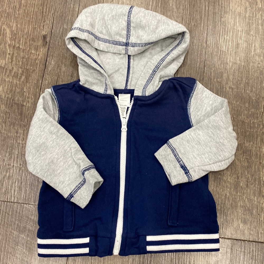 Cuddle Bear zip front sweatshirt with hood & faux front pockets size 6-9 months